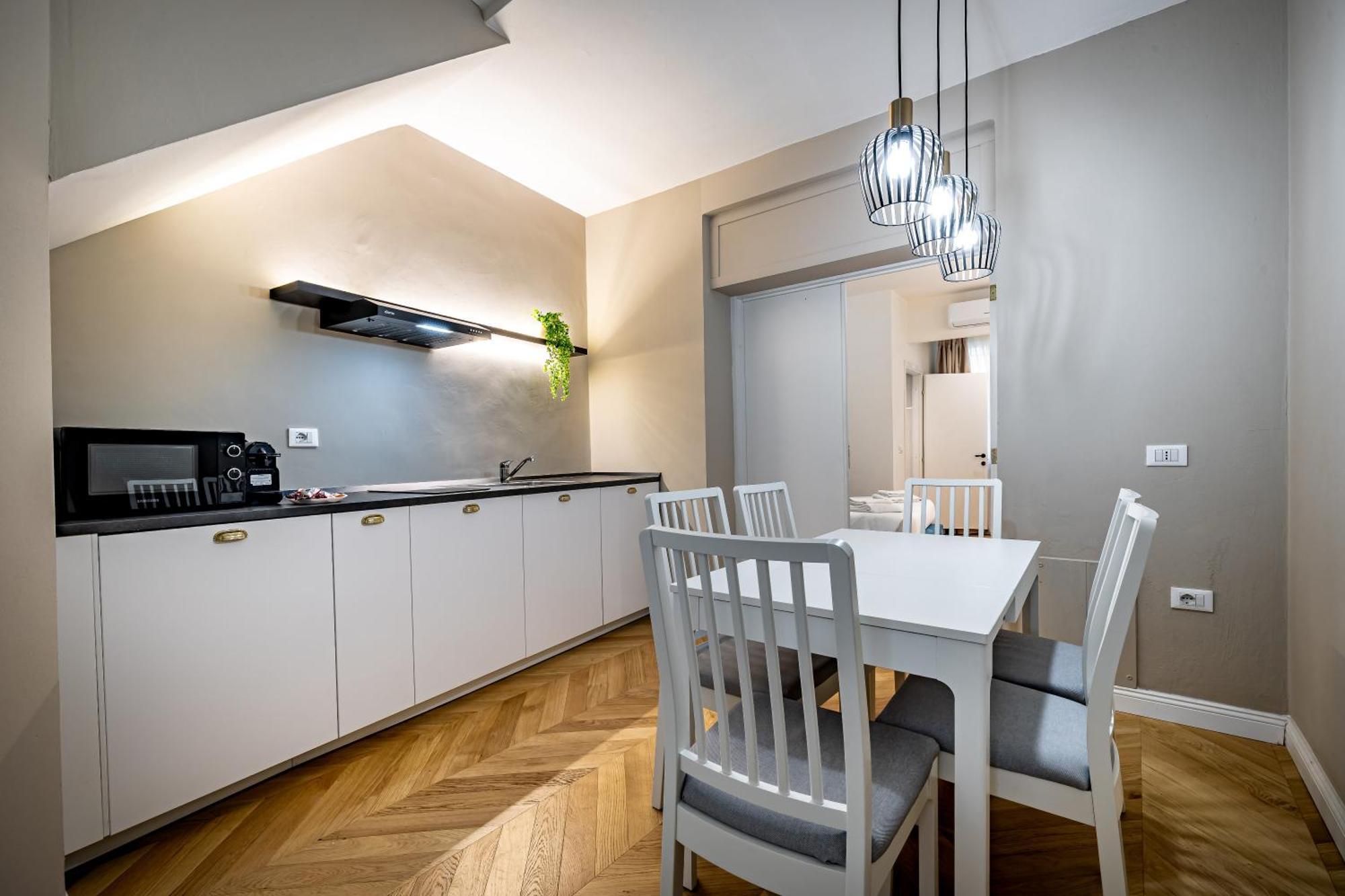Yd Perfect For A In Near Center Firenze